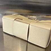 Bottega Veneta Small Arco Tote Bag Pale Beige 30x20x11.5cm - 5