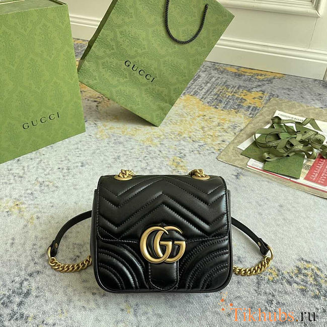 Gucci Marmont Mini Shoulder Bag Matelasse Chevron Black 18x15x8cm - 1