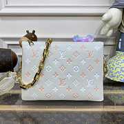 Louis Vuitton LV Coussin PM H27 Crème Beige 26 x 20 x 12 cm - 1