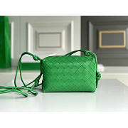 Bottega Veneta Mini Loop Camera Bag Green 17x10x6cm - 1