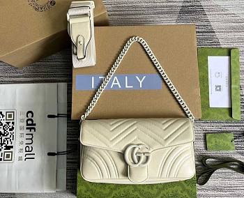 Gucci GG Marmont Matelassé Shoulder Bag White 26.5x13x7cm