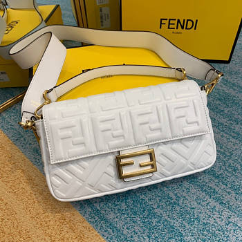 Fendi Baguette White Leather Bag 27x15x6cm