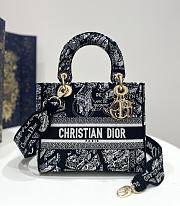 Dior Medium Lady D-lite Black and White Plan de Paris 24 x 20 x 11 cm - 1