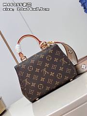 Louis Vuitton LV Cluny Mini Bag Monogram 20 x 16 x 7.5 cm - 4