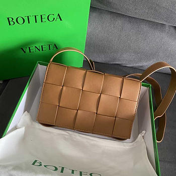 Bottega Veneta Cassette Brown Shoulder Bag 23x15x5.5cm