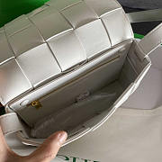 Bottega Veneta Cassette White Shoulder Bag 23x15x5.5cm - 5