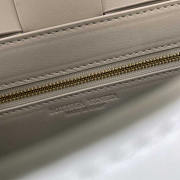 Bottega Veneta Cassette White Shoulder Bag 23x15x5.5cm - 2