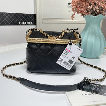 Chanel Magnet Buckle Black Bag 22x15x9cm