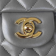 Chanel Top Handle Flap Bag Grey Light Gold 20x12x6cm - 2