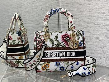 Dior Medium Lady D-Lite White Multicolor Petites Fleurs 24 x 20 x 11 cm