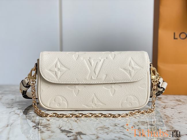 Louis Vuitton LV Ivy White 23.5 x 12 x 4.3 cm - 1