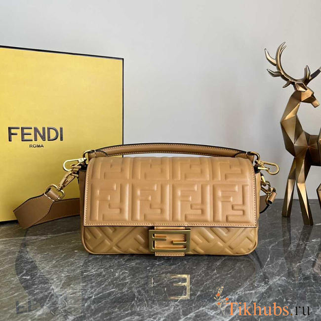 Fendi Baguette Beige Leather Bag 27x15x6cm - 1