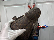 Louis Vuitton LV Duck Bag 37 x 21 x 15.5 cm - 4