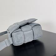 Bottega Veneta Cassette Padded Pillowy Woven Gray 26x18x8cm - 6