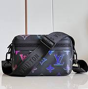 Louis Vuitton LV Comet Messenger PM 21.5 x 14 x 7.5 cm - 1