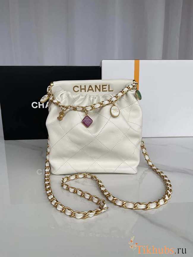 Chanel Small Bucket Bag Lambskin Gold White 17 × 16 × 7 cm - 1