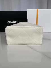 Chanel Small Bucket Bag Lambskin Gold White 17 × 16 × 7 cm - 5