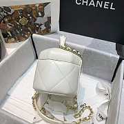 Chanel Small Vanity Case Lambskin Gold White 13.5 × 16.5 × 10.5 cm - 6