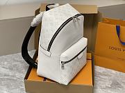 Louis Vuitton LV Backpack Discovery Taigarama White 30 x 40 x 20 cm - 4