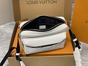 Louis Vuitton LV Outdoor Messenger Taigarama White 26 x 20 x 10.5 cm - 5