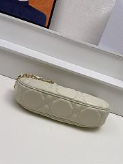 Dior CD Lounge Bag White Oblique 26 x 15 x 5.5 cm - 5