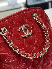 Chanel Clutch With Chain Patent Gold Red 16x11x5.5cm - 2