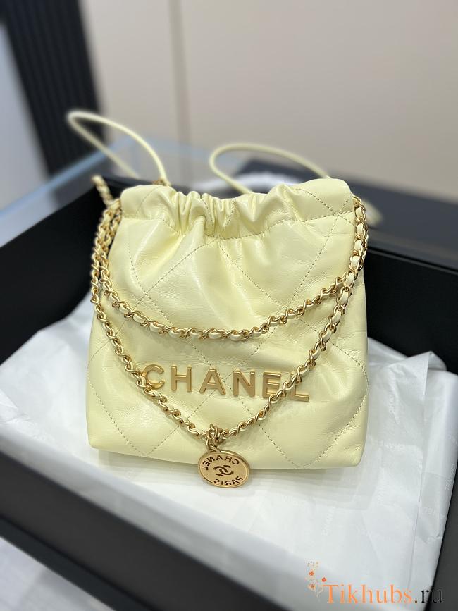 Chanel 22 Mini Handbag Gold Light Yellow 20x19x6cm - 1