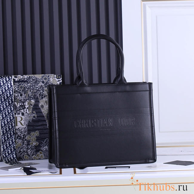 Dior Medium Book Tote Black Calfskin 36 x 27.5 x 16.5 cm - 1