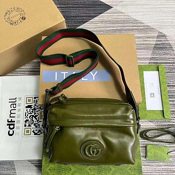 Gucci Shoulder Bag With Tonal Double G Green 23.5 x 15 x 8 cm