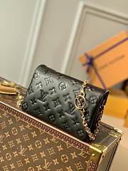 Louis Vuitton LV Pochette Coussin Black 20 x 14 x 8 cm - 1