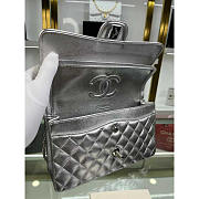 Chanel Flap Bag Medium Iridescent Silver Lilac Lambskin 25cm - 2