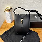 YSL LE 5 À 7 Mini Vertical Shiny Leather Black 13x20x4cm - 1