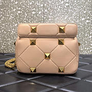 Valentino Garavani Roman Stud Bag Pink 19x13x6cm - 4