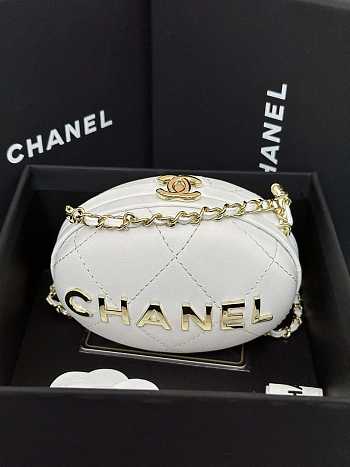 Chanel Clutch With Chain Lambskin White 8.5x12x6cm