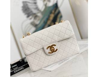 Chanel Flap Bag White 30x21x8cm