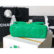 Chanel 19 Small Green Lambskin Bag 26cm - 6