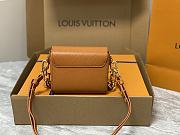 Louis Vuitton LV Twist Lock XL Honey Gold 16.5 x 19 x 8.5 cm - 6