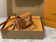 Louis Vuitton LV Twist Lock XL Honey Gold 16.5 x 19 x 8.5 cm - 5