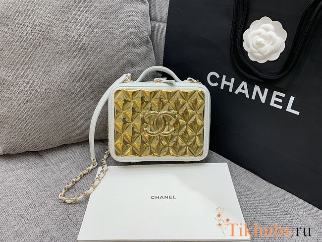 Chanel Vanity Case White Gold Limited Edition 17cm - 1