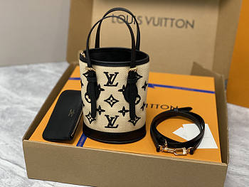 Louis Vuitton LV Nano Bucket Black 13 x 17 x 9 cm