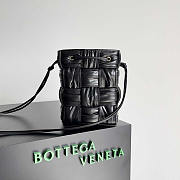 Bottega Veneta Mini Bucket Bag Black 18x14x14cm - 1