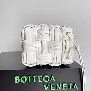 Bottega Veneta Mini Bucket Bag White 18x14x14cm - 3