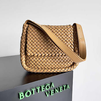 Bottega Veneta Cobble Shoulder Brown Bag 27x20x9cm