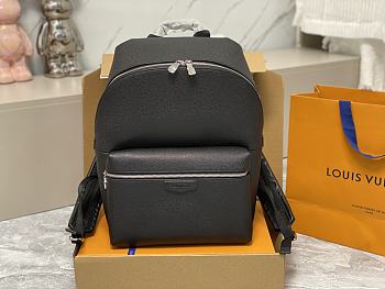 Louis Vuitton LV Backpack Taiga Discovery Black 40x37x20cm