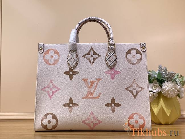 Louis Vuitton LV Onthego By The Pool Beige 35 x 27 x 14 cm - 1