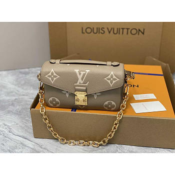 Louis Vuitton LV Pochette Métis East West Tourterelle Bag 21.5x6x13.5cm