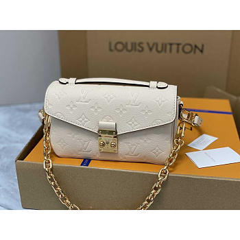 Louis Vuitton LV Pochette Métis East West Creme Bag 21.5x6x13.5cm