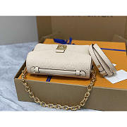 Louis Vuitton LV Pochette Métis East West Creme Bag 21.5x6x13.5cm - 5