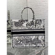 Dior Large Book Tote White and Black Toile de Jouy 42 x 35 x 18.5 cm - 5