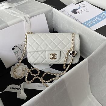 Chanel Flap Bag White Lambskin 20cm